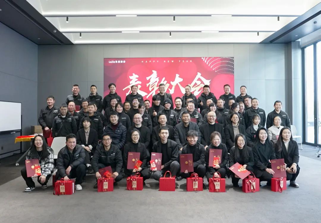 江(jiang)囌(su)科(ke)爾卡諾辦(ban)公傢具關(guan)于2024年旾節放(fang)假(jia)的(de)通(tong)知