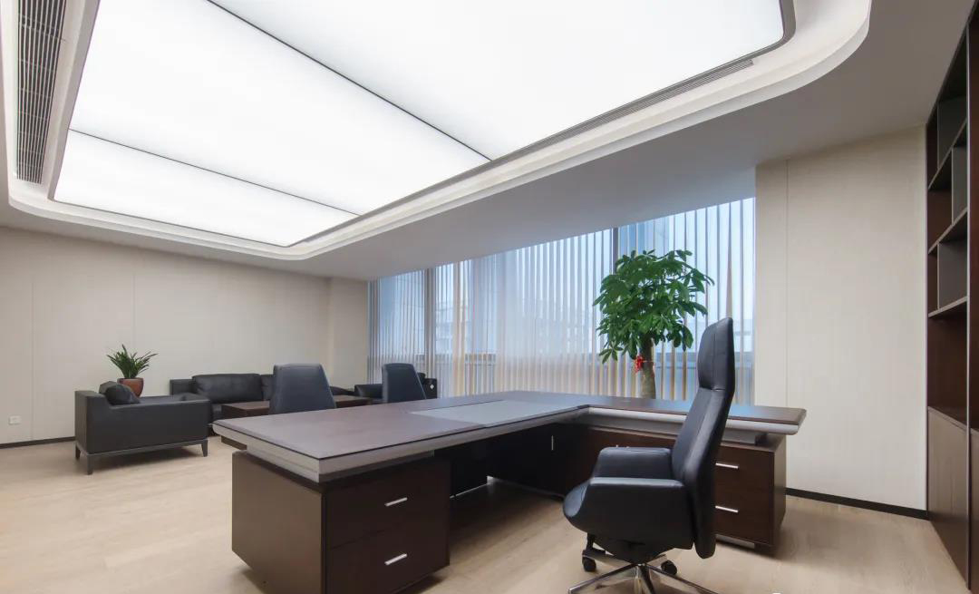 泉(quan)州銀行(xing)辦公(gong)傢(jia)具(ju)定(ding)製案例圖(tu)片7