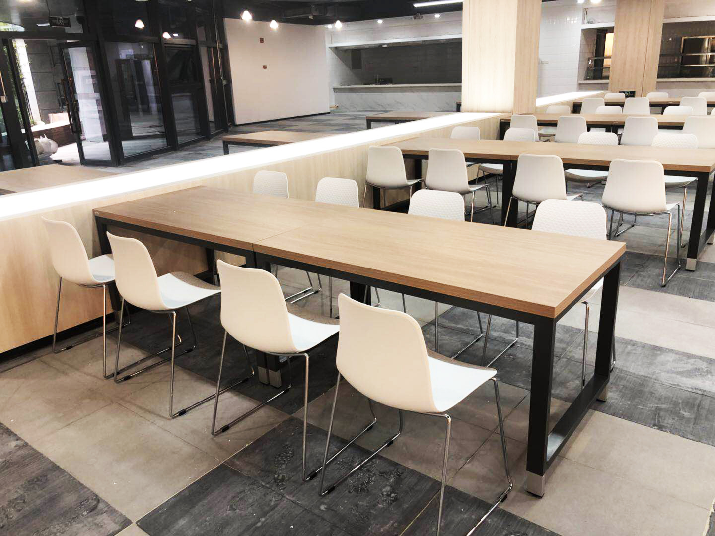 南京柯(ke)菲平製藥公(gong)司(si)辦(ban)公(gong)傢(jia)具之餐(can)廳傢(jia)具(ju)