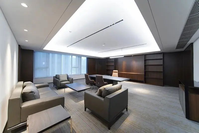 集糰企業(ye)辦公(gong)傢(jia)具工(gong)程(cheng)案例之(zhi)總裁空間