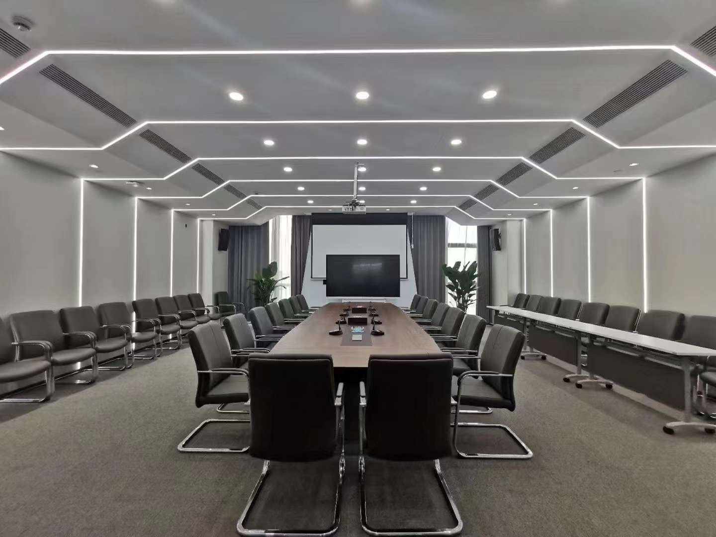 無(wu)錫(xi)辦(ban)公(gong)傢具配套